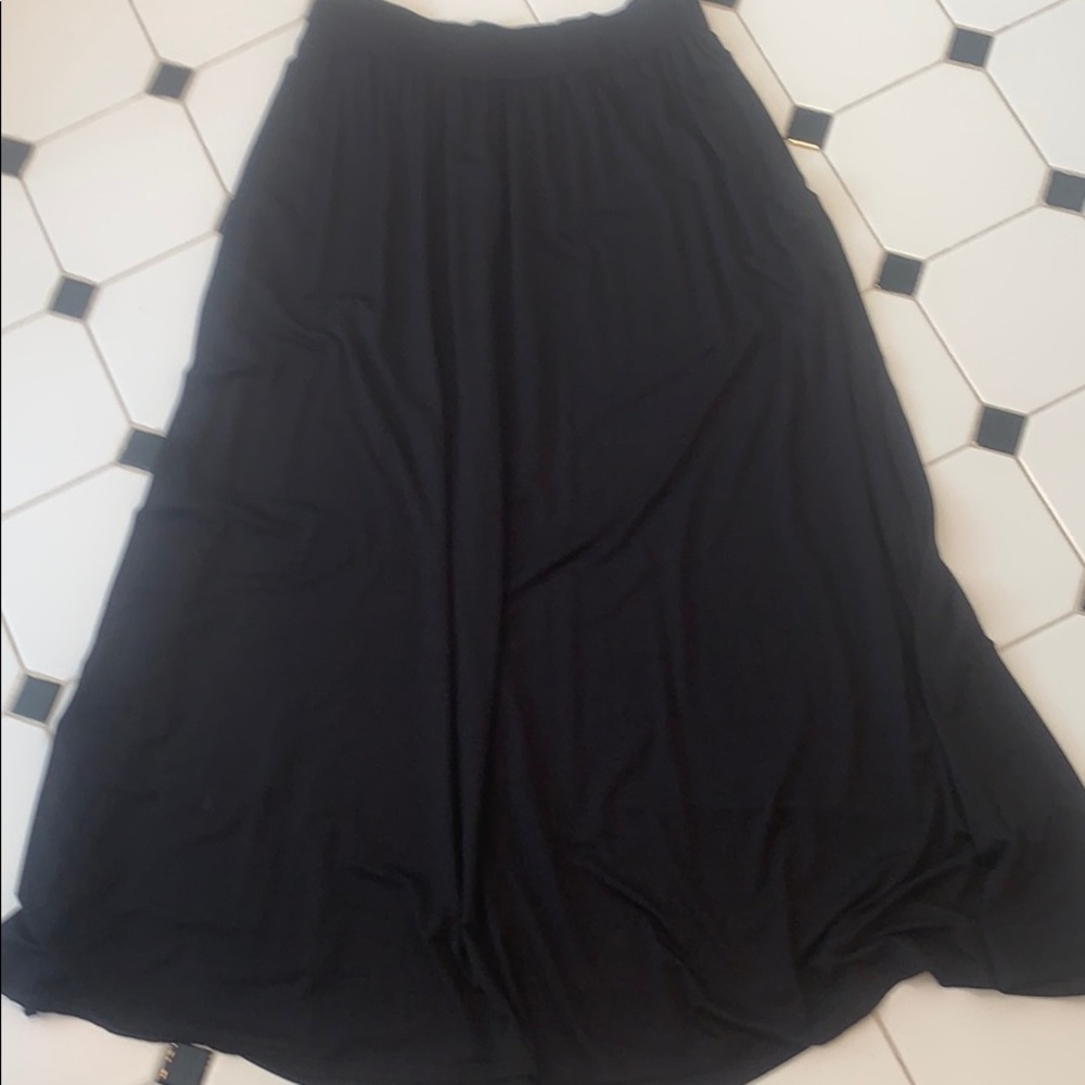Ankle length cotton and rayon black skirt